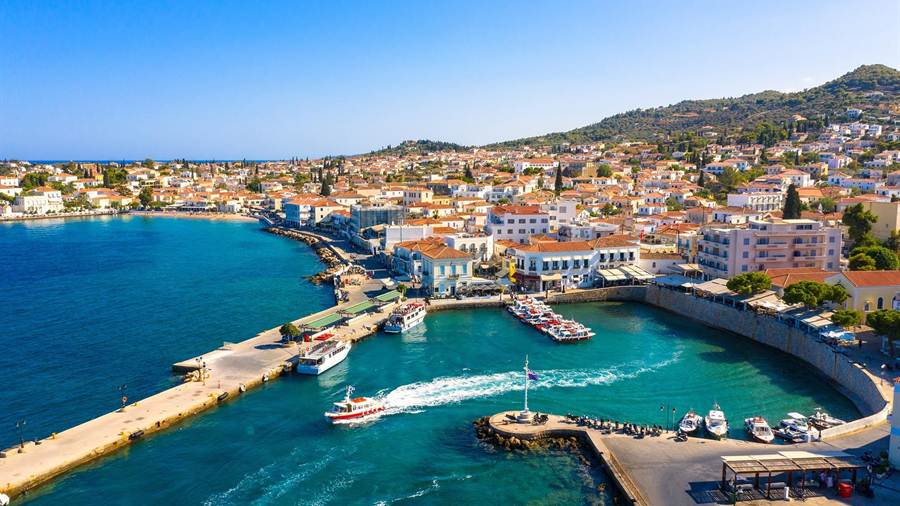 The harbour and town of Spetses seen from above, a stop on an Ermioni boat trip