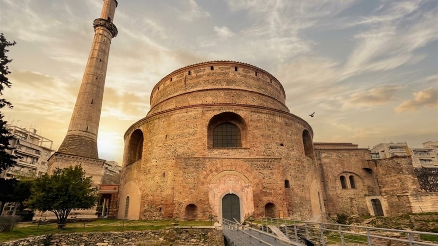 The brick Rotunda of Galerius with its Ottoman minaret, a main stop on a Thessaloniki walking tour